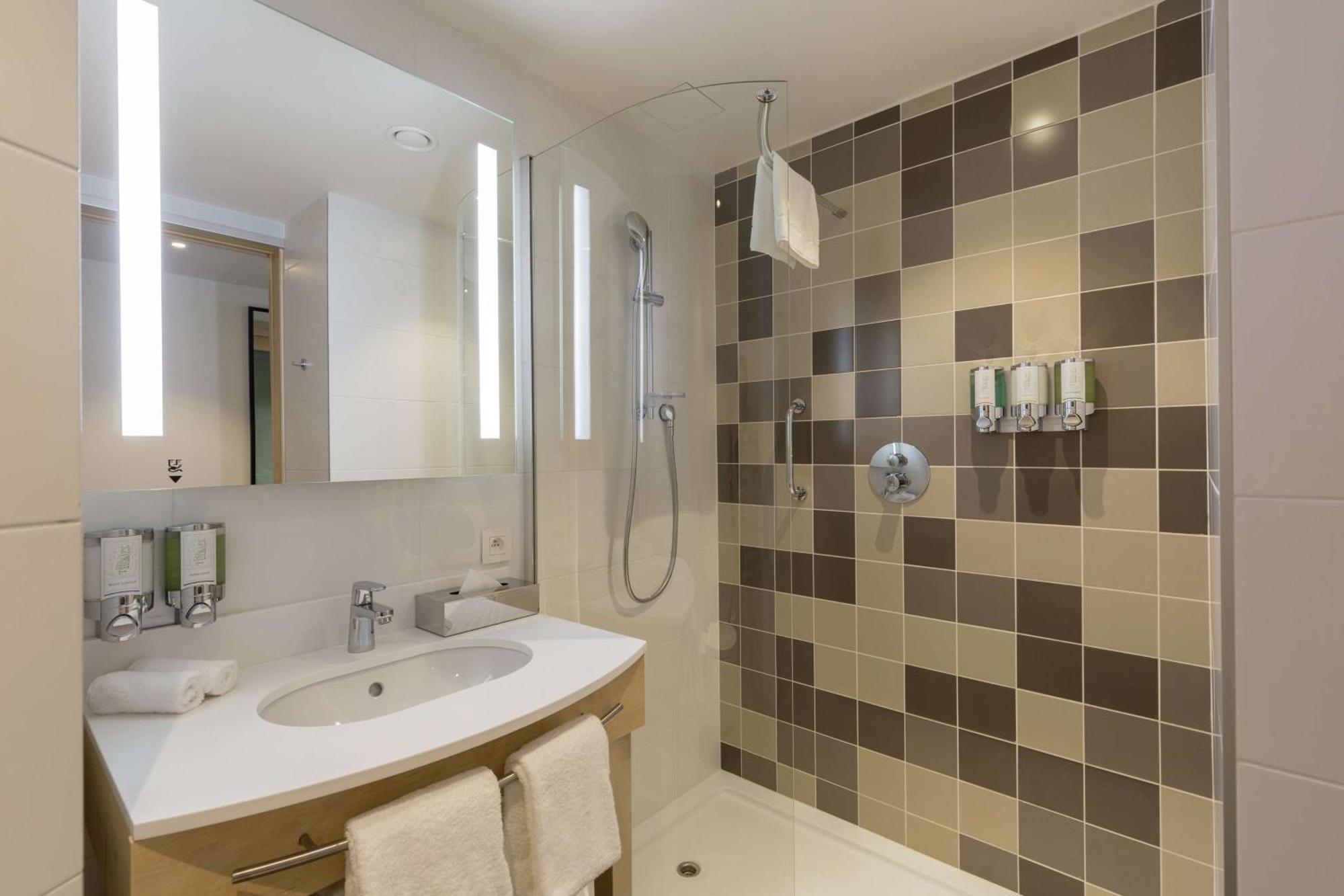 Hampton By Hilton Antwerp Central Station מראה חיצוני תמונה